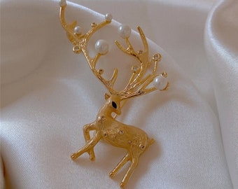 deer with faux pearl tail gold deer pin Christmas brooch deer jewelry reindeer brooch Vintage deer brooch faux pearl deer brooch