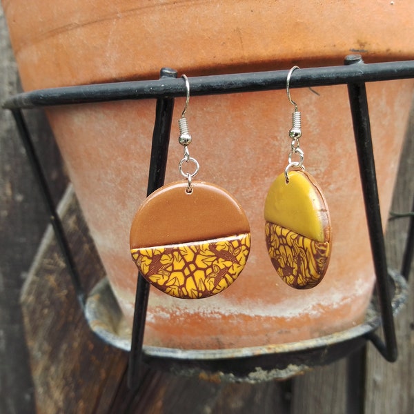 boucles d'oreilles rondes en pâte Fimo, marron et jaune