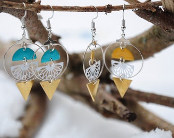 Small colorful half round creoles, fan and golden triangle