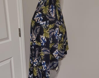 Pull on al amira Badeanzug mit marineblauen tropischen Blättern