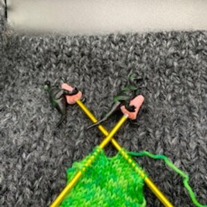 Velociraptor Knitting Needle Point Proctor size 4