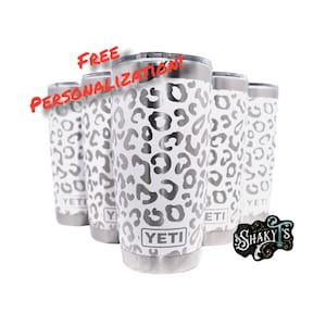 テレサ レイバン Yeti セット 20oz - 360 Leopard Print Laser Engraved on a Yeti Tumbler