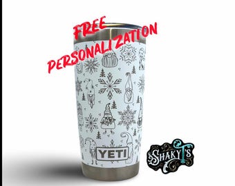 Diseño de gnomo invernal 360 de 20 oz grabado con láser en un vaso Yeti de 20 oz, con tapa magnética.
