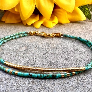 Enkelbandje met turquoise kralen, enkelbandje met bruine, witte en groene kralen, minimalistisch armbandje