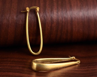 Dainty & Minimalist Oblong Rectangle Hoop Earrings