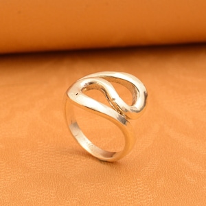 Dainty & Minimalist Sea Wave Shaped Gold Ring