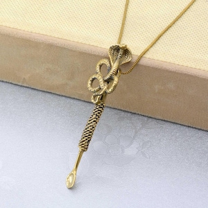 ヴィンテージ真鍮製スネークスプーンペンダント：メディスンワックスツールチャーム