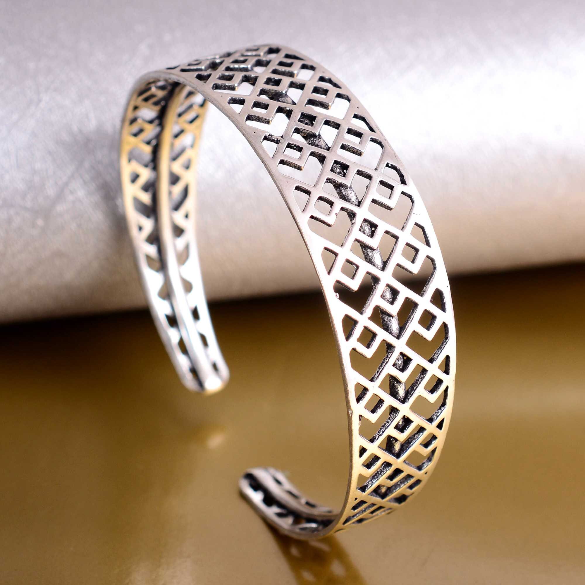 アクセサリー USED volume wide bracelet / size-FREE Wide 14K White Gold Round and Baguette Diamond Bangle