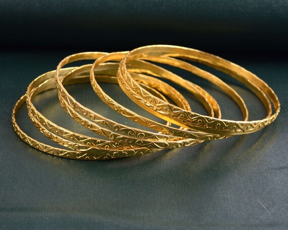18 Gold Plated 316L Love Designer Bracelet, Female Personality Stainless  Steel Bracelet Snake Bones Women's Accessories - China 925 Sterling Silver  Bracelet and Bracelet Jewelry Bracelet price | Made-in-China.com