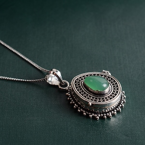 Medicine Hold Pendent , Green Onyx Poison Locket for Necklace, Handmade Pendent, Onyx Locket ,Pill Box, Gift For Her