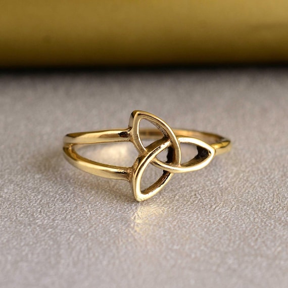 Celtic Trinity Knot Ring: Handmade Minimalist Jewelry