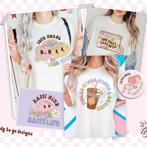 Op de afbeelding: Een set van vijf ontwerpen met kleurrijke illustraties en tekst op witte T-shirts. De ontwerpen omvatten: "Your Words Matter Be Nice", "Too Many Tabs Open", "Fueled by Iced Coffee & Anxiety", "Happy Mind Happy Life", en een pillendoos met de tekst "Take Your Happy Pills".
