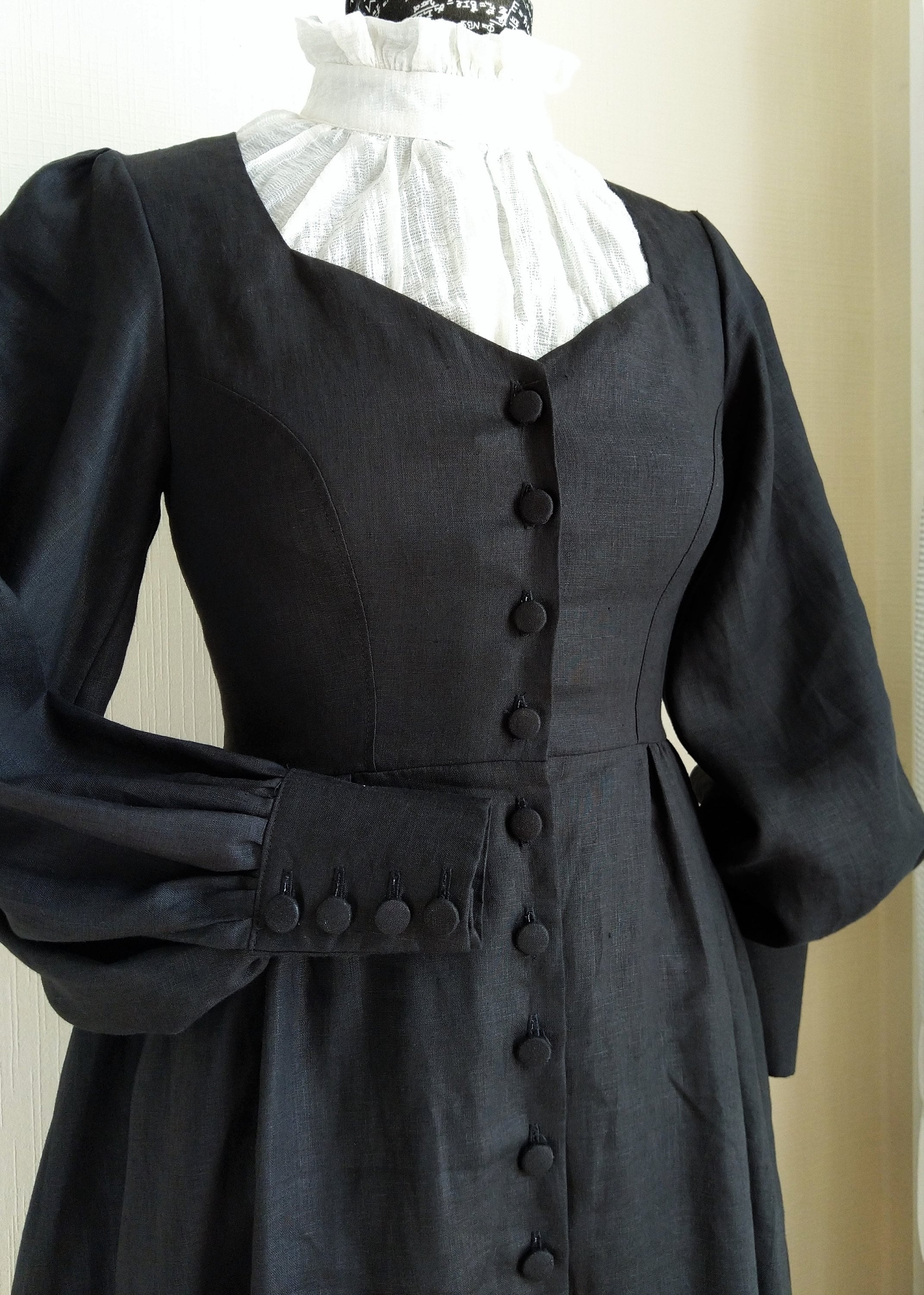 Sabbath Robe Robe En Lin ~ Sabbath ~ REALISÉE SUR COMMANDE Victorian,darkacademia ...