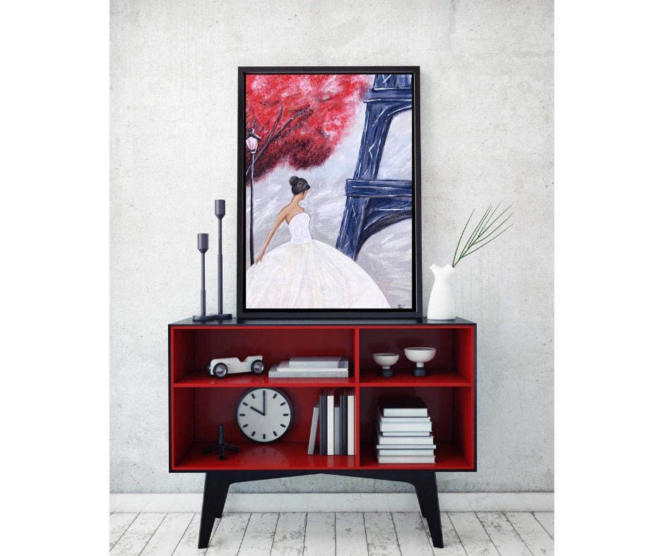 Tableau Acrylique et Tissu en Relief Femme à Paris Réalisée sur Du Satin Gris Pour Une Décoration Mu