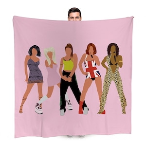 Peut inclure: Jeté de lit rose avec une illustration de cinq femmes en tenues différentes. Les femmes portent des vêtements colorés et ont des coiffures différentes. La couverture est parfaite pour ajouter une touche de couleur à n'importe quelle pièce.