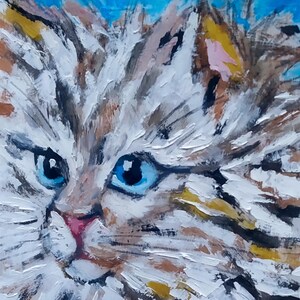 Portrait de chaton chat gris peint à la main Original art huile empâtement couteau Animal chat Portrait optimiste preppy oeuvre par NikaSasArt