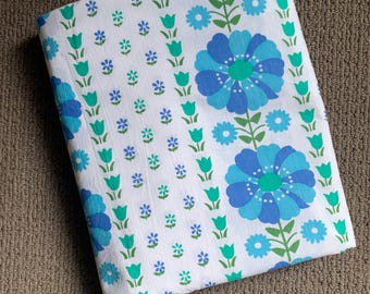 Vintage retro 1970s blue white flower power floral flat sheet | L 241cm x W 198cm | Cotton
