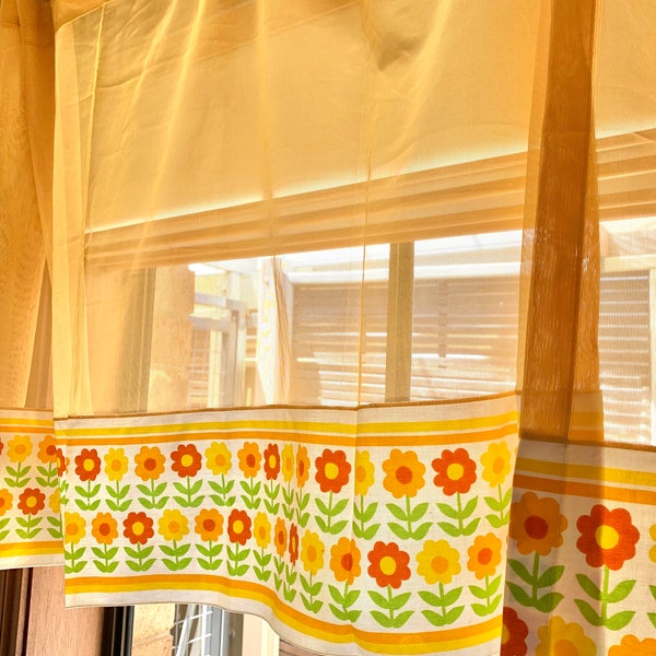 Vintage retro pair of mod flower power sheer nylon caravan cafe curtains | 66.5cm x 137cm (each)