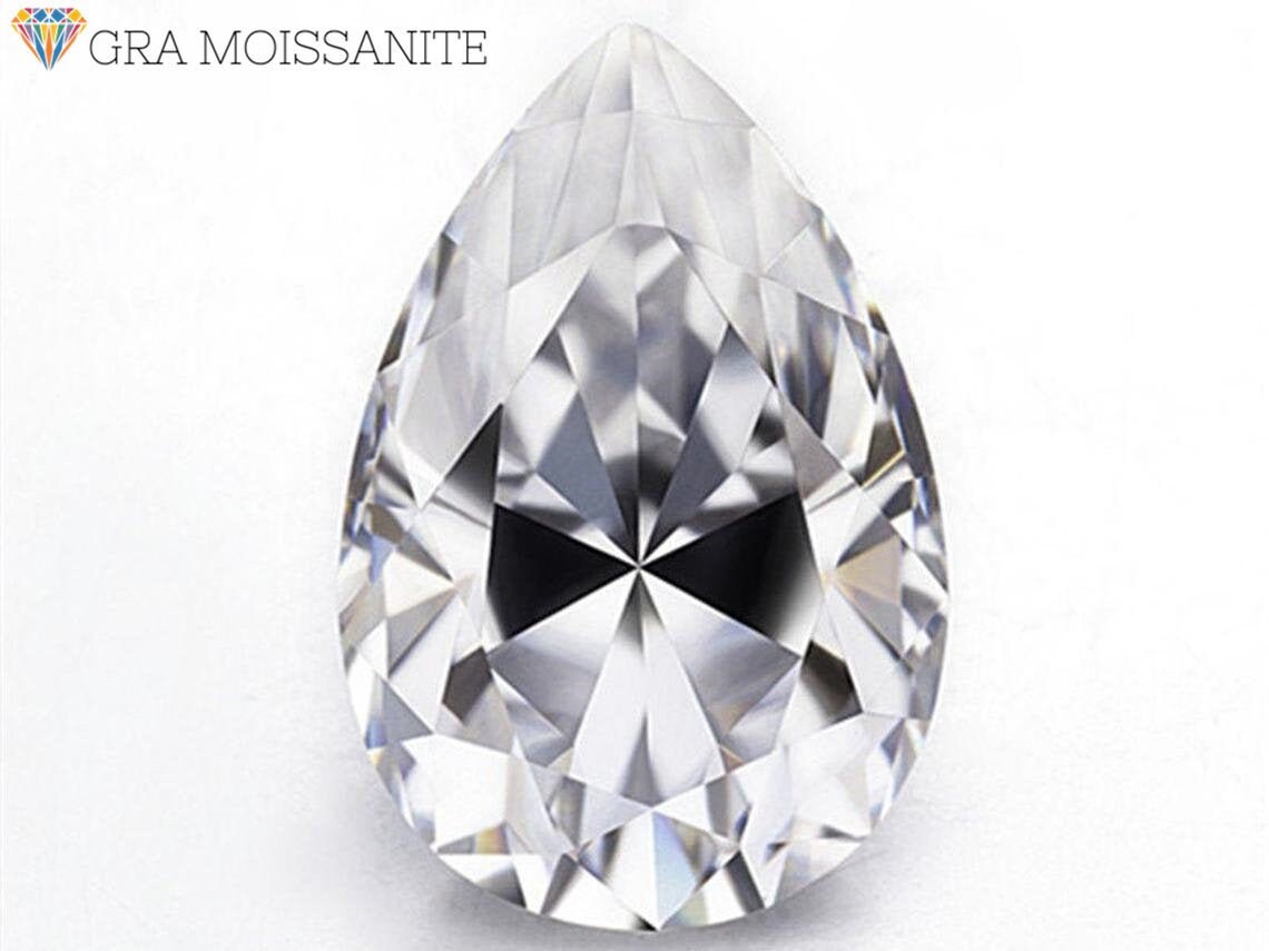 White D color Loose Moissanite Gemstone Excellent Pear Cut With GRA Certificate 