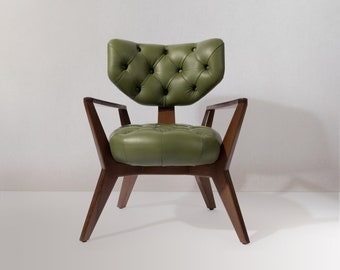 Sillón Kendall Lounge de madera maciza con acabado en piel