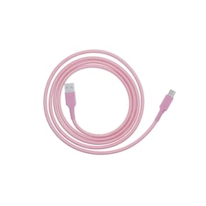 Op de afbeelding: Een roze USB-oplaadkabel met een USB-A-connector aan één uiteinde en een USB-C-connector aan het andere. De kabel is opgerold en heeft een gevlochten textuur. De connectoren zijn ook roze.