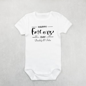 Happy Father es Day Outfit | Vatertagsgeschenk | Vatertagsweste | Personalisiertes Papa Geschenk | Erster Vatertag Baby wächst | Vatertagsgeschenke