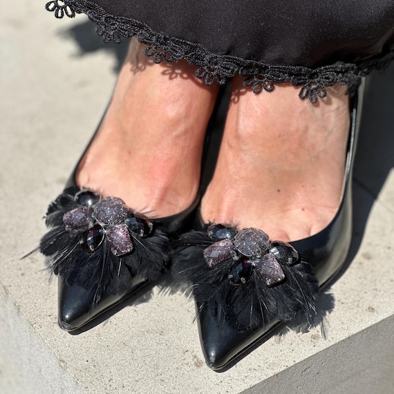Feder Schuhclips London – Schwarze Strass-Federclips – Elegante Schuh Accessoires (1 Paar)