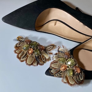 Feather Shoe Clips London brown (one pair)