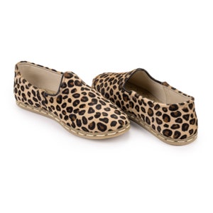 Mujeres leopardo estampado zapatos de cuero hechos a mano, cuero slip on, zapatos de mujer plana, loafer de cuero hecho a mano, zapatos únicos, zapatos para ella