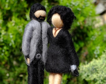 Figurine de couple personnalisée, Cadeau de deuxième anniversaire pour elle, Poupée robe noire, Figurine de photo, Basé sur photo, Cadeau souvenir pour ami