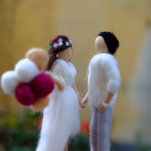 Personalized anniversary gift, Bride groom figurine, Needle felted doll, Husband wife present, Newlyweds gift, Wedding cake topper, Keepsake