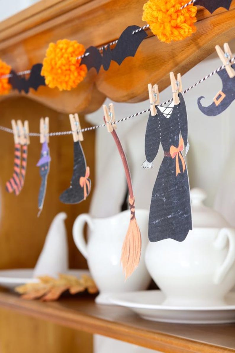 DIY Witches Clothesline printable halloween decoration