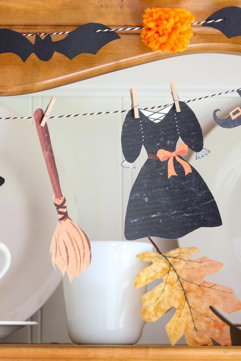 Witches clothes on a clothesline printable craft