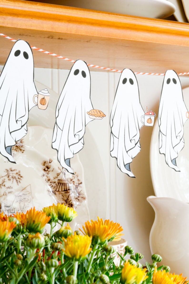 Printable pumpkin ghost garland, cute Halloween decoration, spooky fall bunting, trick or treat party decor, festive Halloween printable banner, ghost and pumpkin home decor, autumn printable garland, Halloween fireplace decoration, printable ghost bunting, fall celebration printable