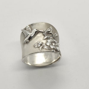 Hummingbird sucking nectar out of flower ring  handmade non-tarnishing stylish unique  with matte base silver ring