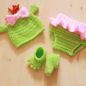 Baby meisje groene Ogre kostuum Shrek baby geïnspireerde outfit gehaakte roze groene hoed luier Cover voeten schoenen set foto prop MADE TO ORDER