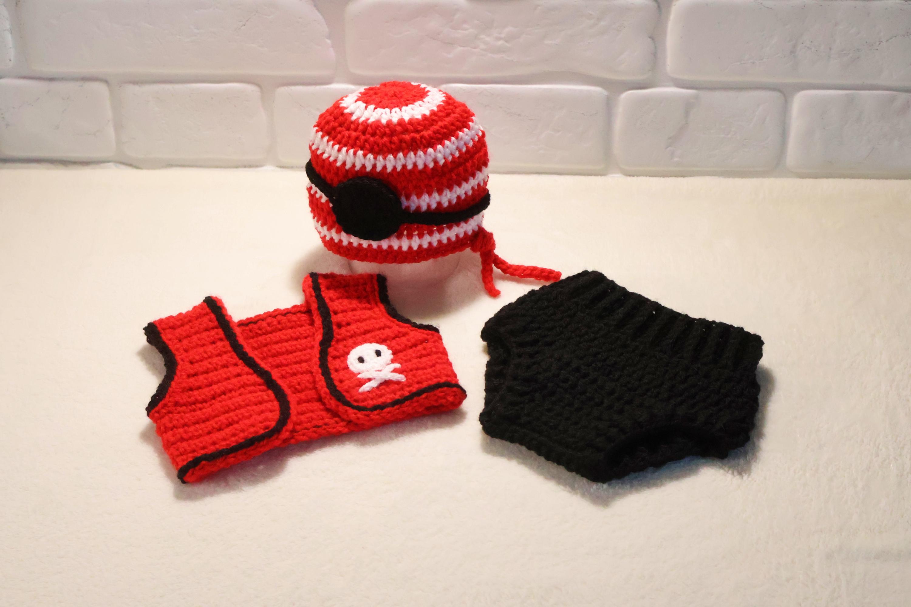 Newborn Pirate Costume: Crochet Baby Photo Prop Set