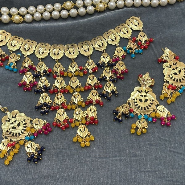 Parure de tikka traditionnelle punjabi punjabi avec pépins/parure de tikka en or indien/ensemble de tikka jadau/ensemble jadau/bijoux punjabi traditionnels punjabi pépins