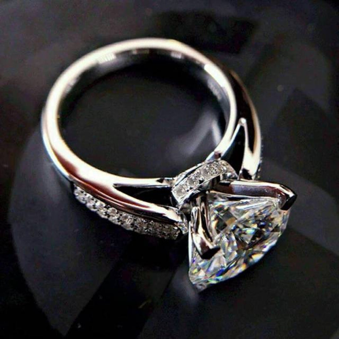 Lovely Moissanite Engagement Ring Brilliant Cut Moissanite - Etsy