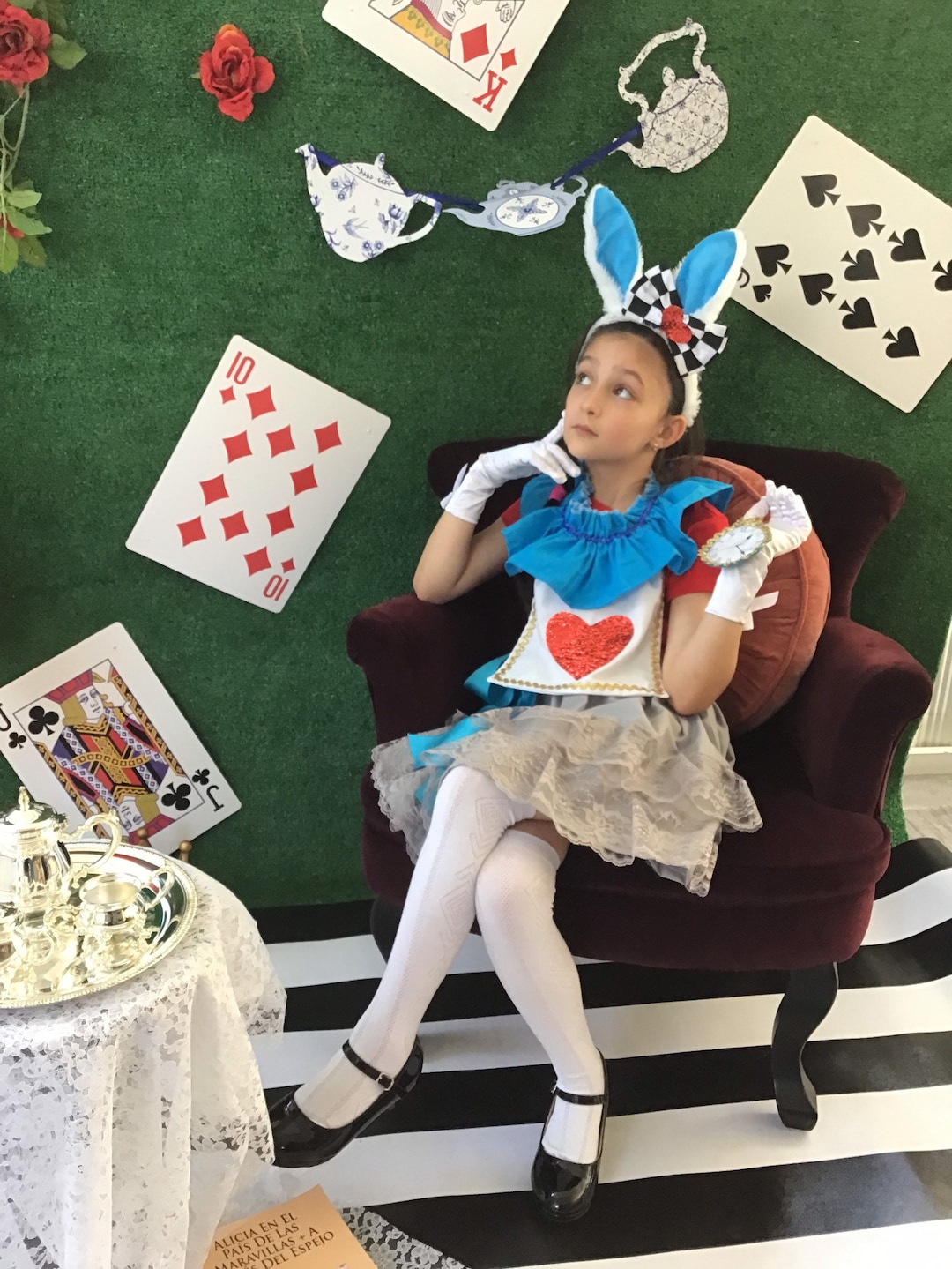 White Rabbit Costume: Alice in Wonderland Inspired Outfit (5