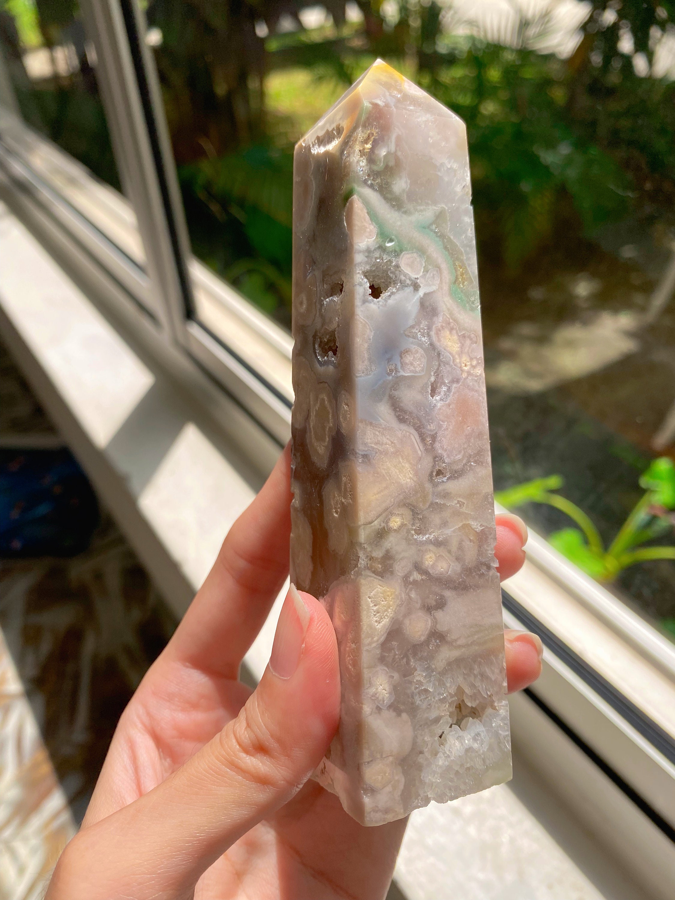 黒花瑪瑙　タワー　天然石 黒花瑪瑙 タワー 天然石