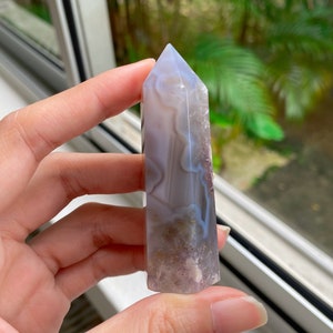 Flower Agate with Beautiful Blue Bandings Tower