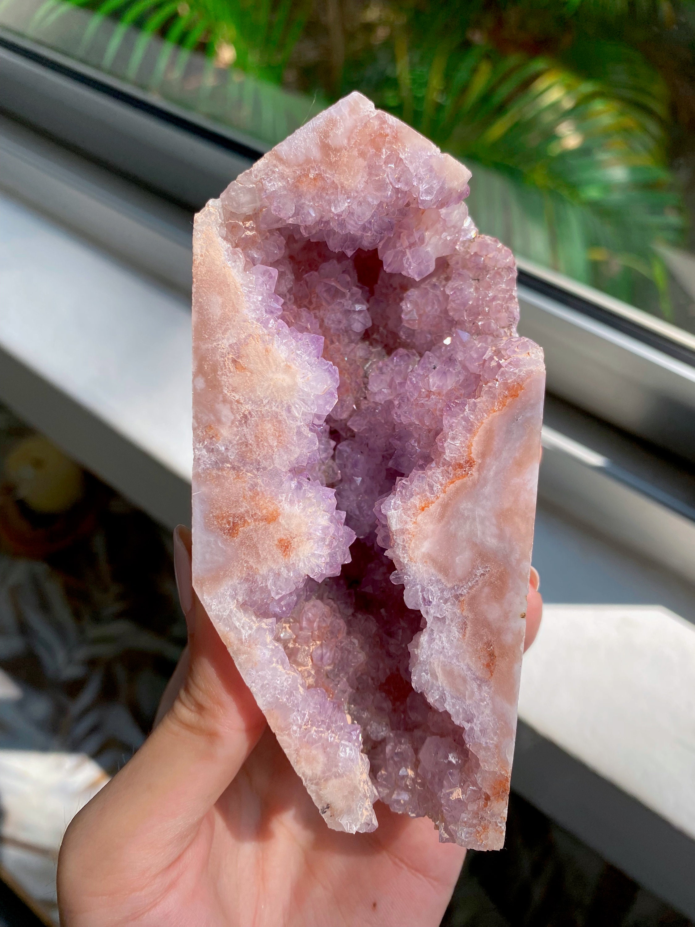 高品質ピンクアメジストとフラワーアゲートのフリーフォーム、直径12.5