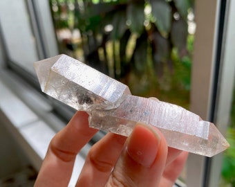 RARE Quick Sand Enhydro Double Terminated Quartz from Pakistan (more than 3 quick sand endryo in this beauty)
