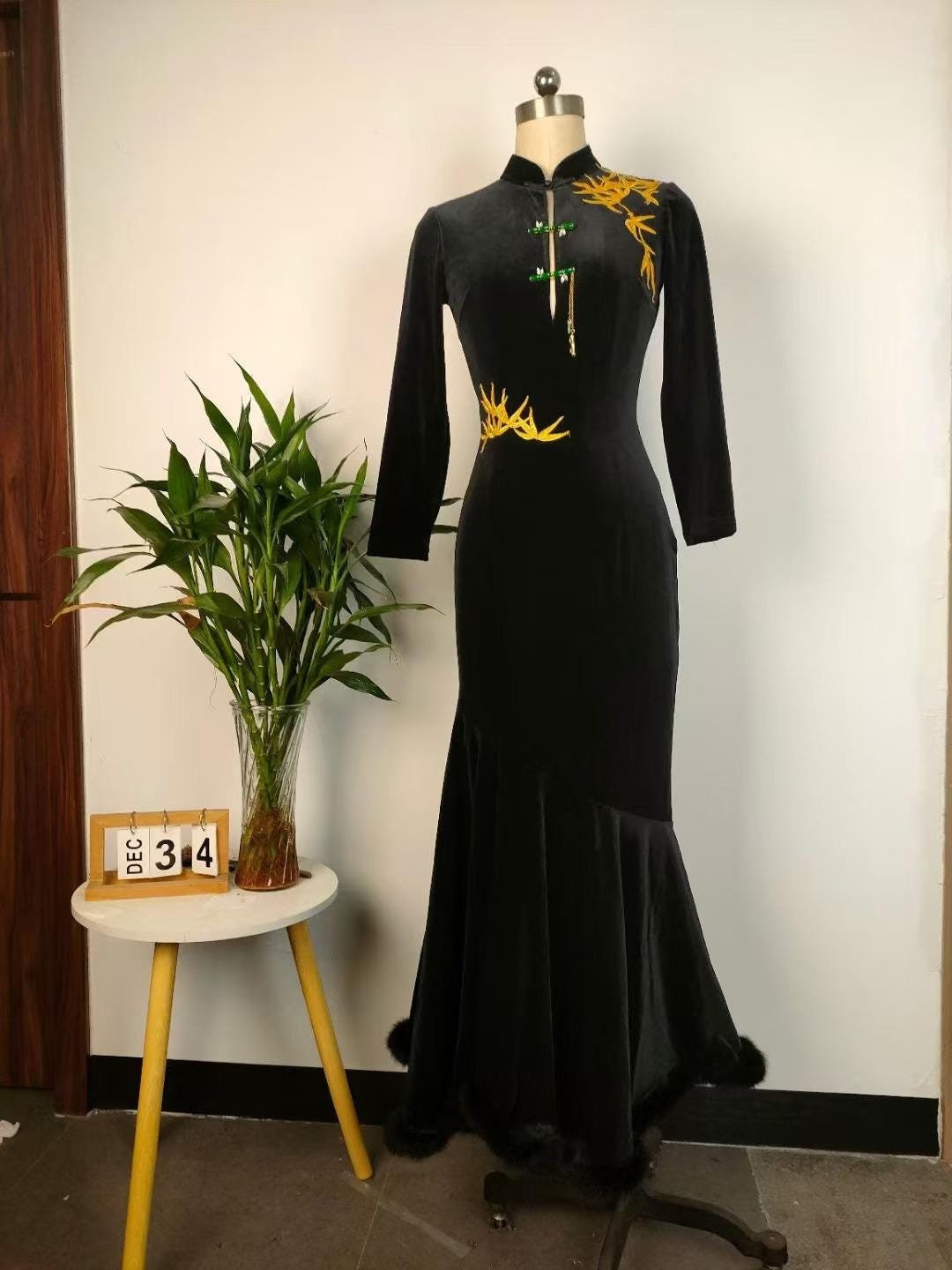 gold beaded mini dress Amelle Size:EU 38 Color:Black Cute Anime Puppy Drawing