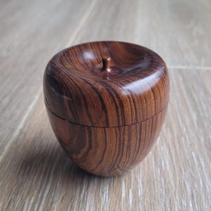 Vintage Scandinavian Wooden Apple Trinket Box: Collectible Home Decor