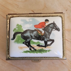 Boîte à pilules pour courses de chevaux et jockey, double récipient pour médicaments vintage, petit porte-bijoux équestre de voyage, décoration d'intérieur à collectionner