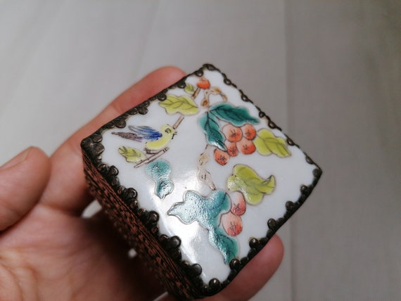 マイセン　陶磁器 花と鳥の絵柄 小物入れ　ヴィンテージ マイセン 陶磁器 花と鳥の絵柄 小物入れ ヴィンテージ アンティーク