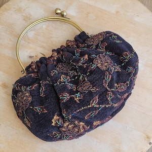 Vintage Perlen Cord Handtasche: Gestickte Blumen Kiss Lock Clutch
