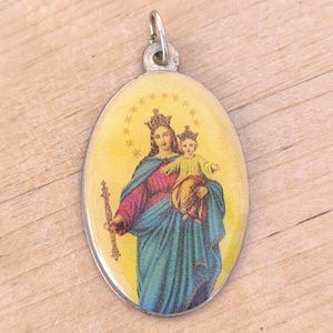Large Enamel Virgin Mary Pendant – Vintage 1980s Catholic Religious Medal, Oval Charm